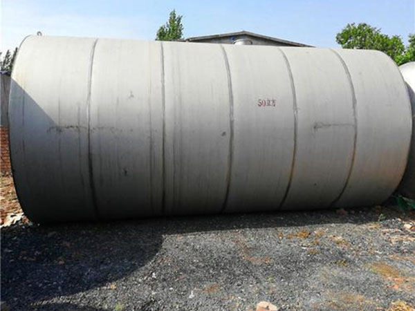 甲醛罐底部清理